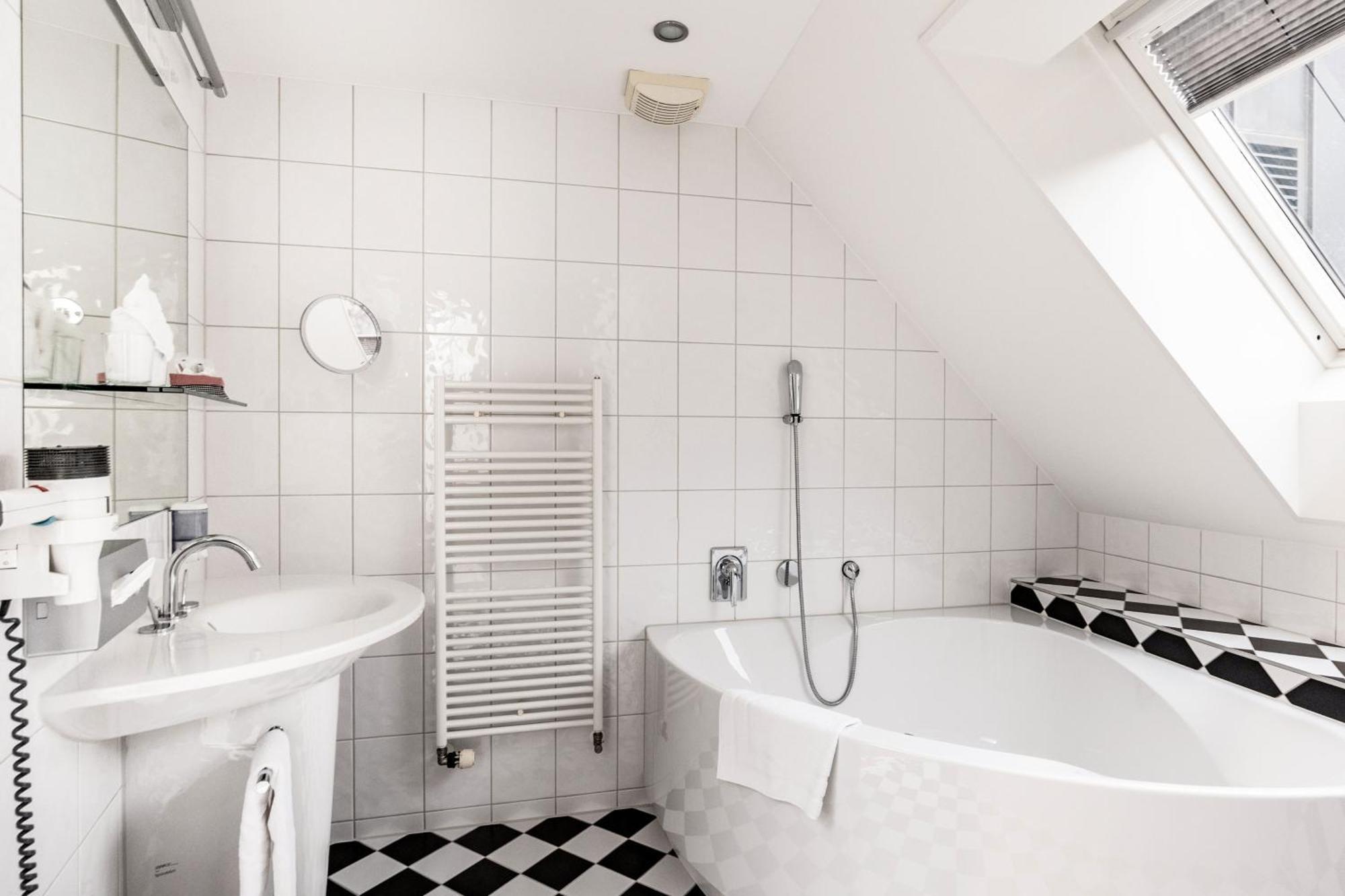 Tailormade Hotel Krone Sarnen Exterior photo